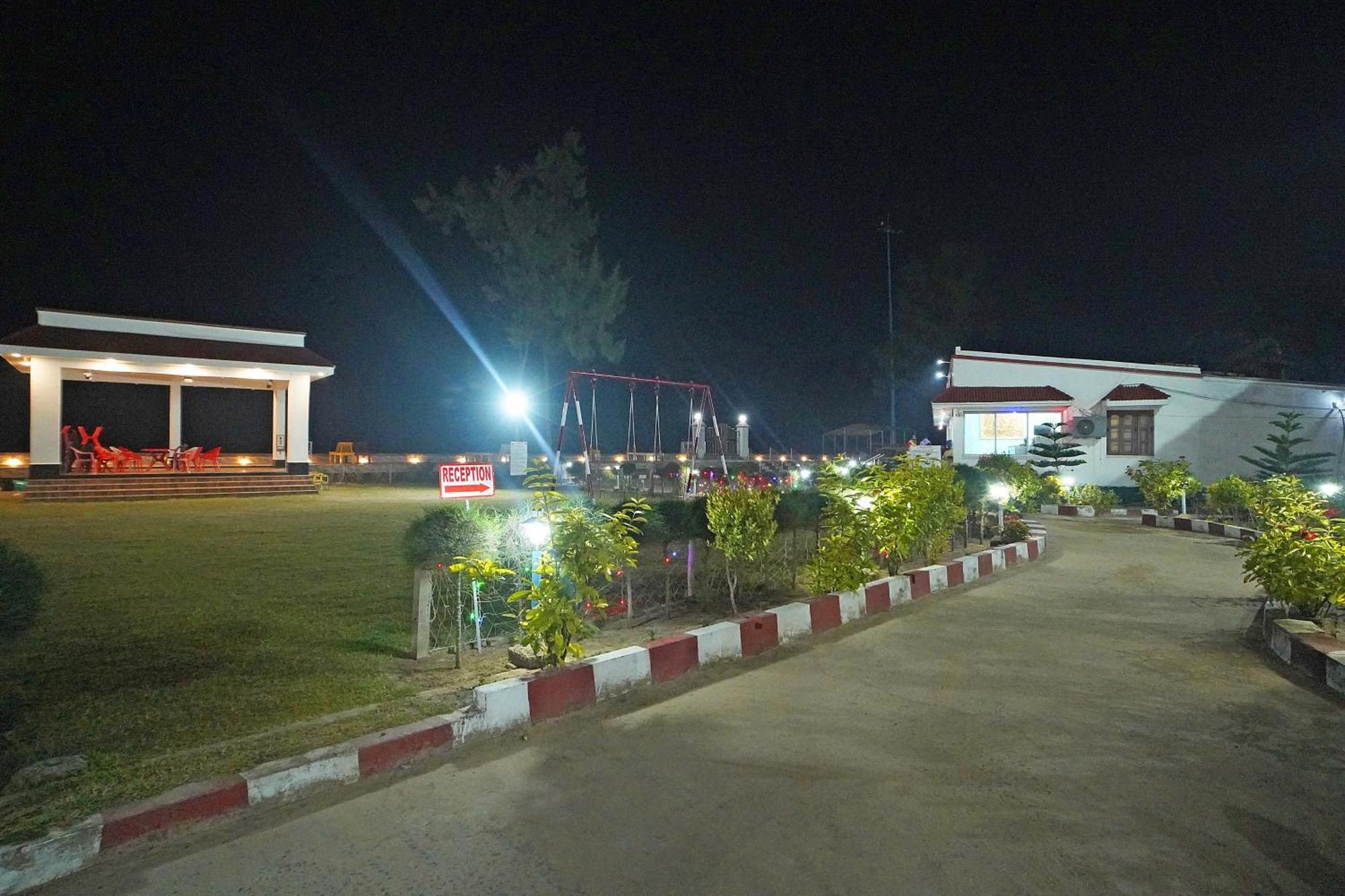Santiniketan Hotel And Resort !! On Beach Family Resort !! 만다르모니 외부 사진