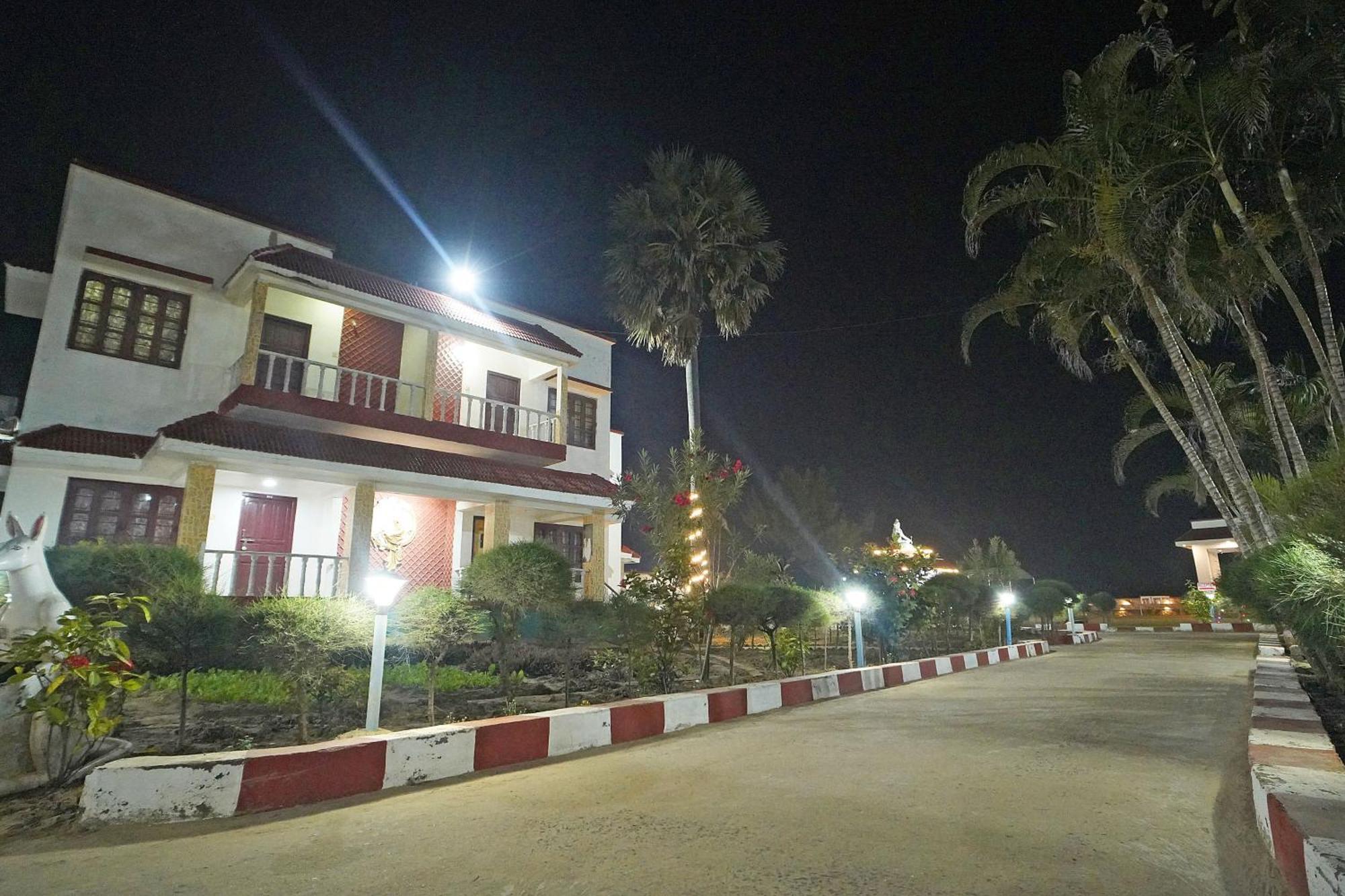 Santiniketan Hotel And Resort !! On Beach Family Resort !! 만다르모니 외부 사진
